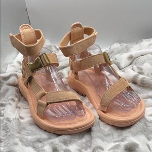Teva Hurricane XLT2 Women's Peach Sandals, removable ankle strap, size 6 NEW